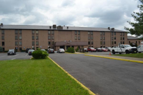 Гостиница Town Inn & Suites South Plainfield-Piscataway  Юг Плейнфилд